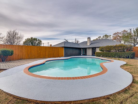 3rd image of 2814 Miller Rd