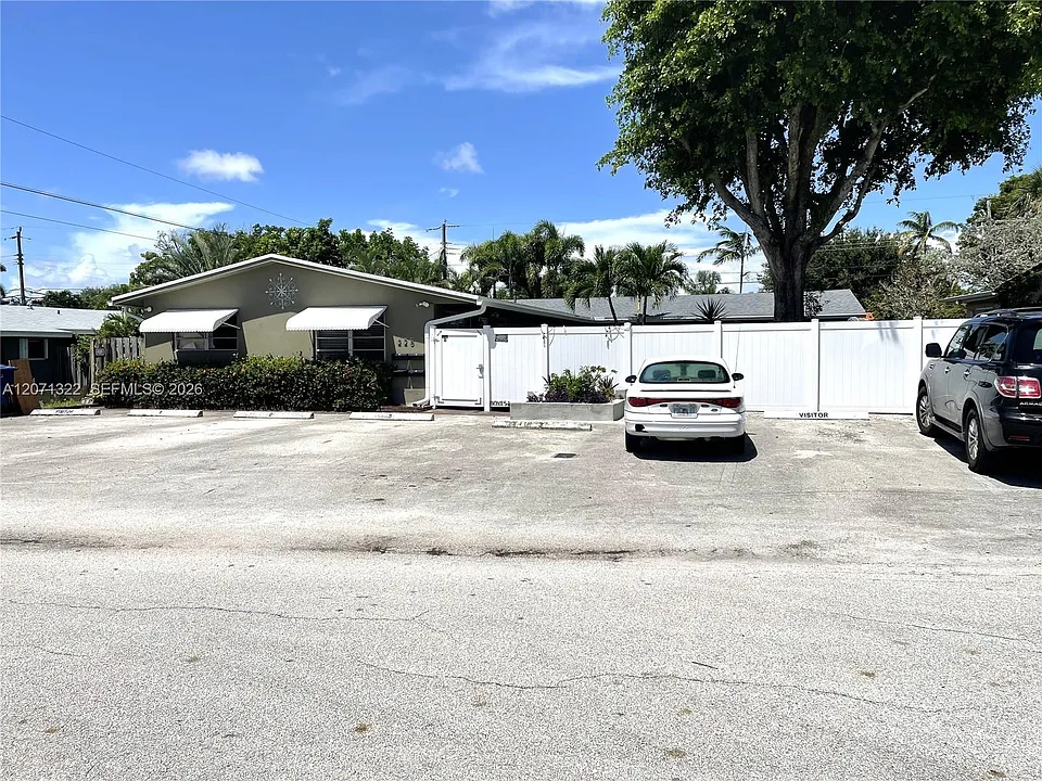 225 NW 23rd St #1
