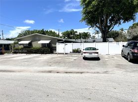 225 NW 23rd St, Wilton Manors, FL