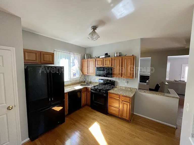 5776 Kingsbury Pl — Photo 5