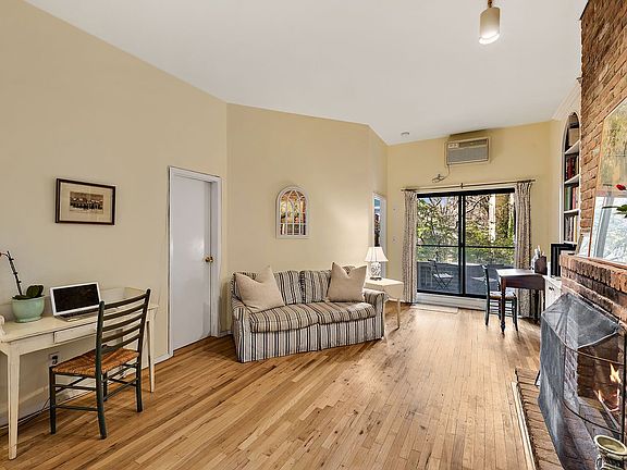 3rd image of 822 Greenwich St APT 2C