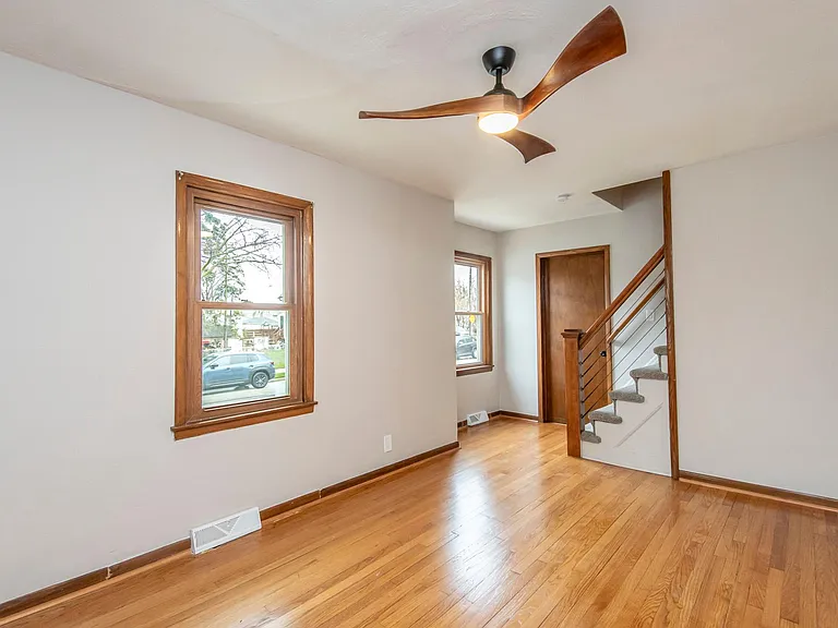 3500 S Clement Ave — Photo 28