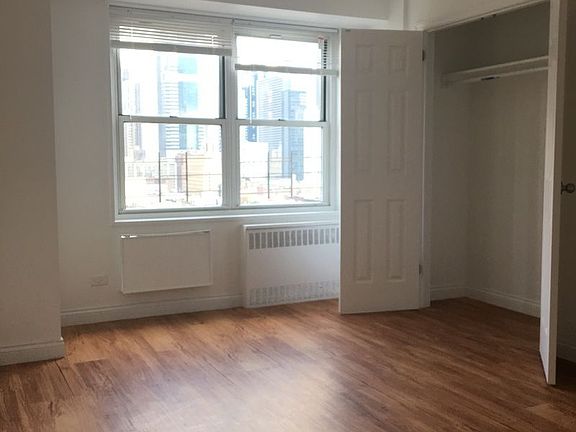 4th image of 747 10th Ave APT 17D