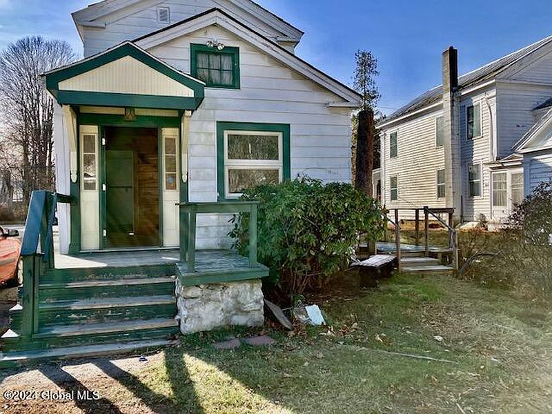 5th image of 3886 Main Street