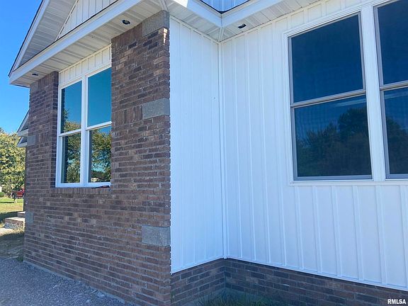 3rd image of 15560 Karigan Ln