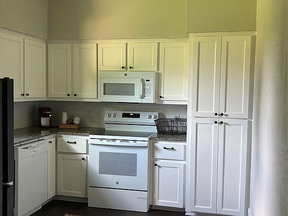 5th image of 311 W Sam Rayburn Dr