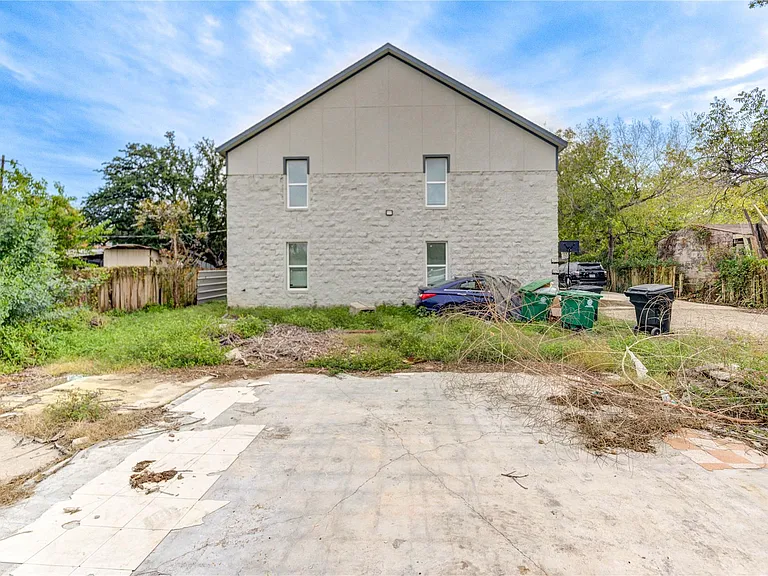 4323 Continental Dr — Photo 29