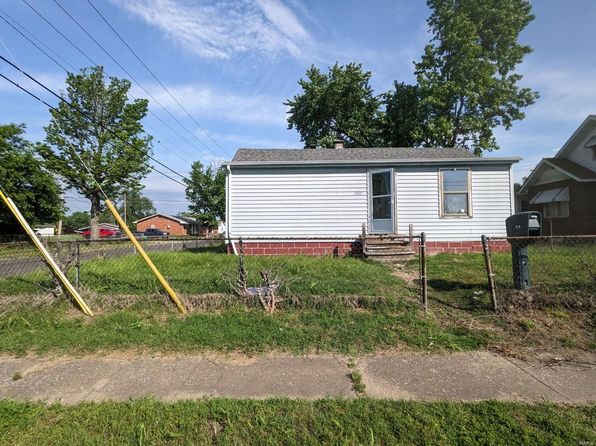 2001 Rhodes St, Madison, IL 62060