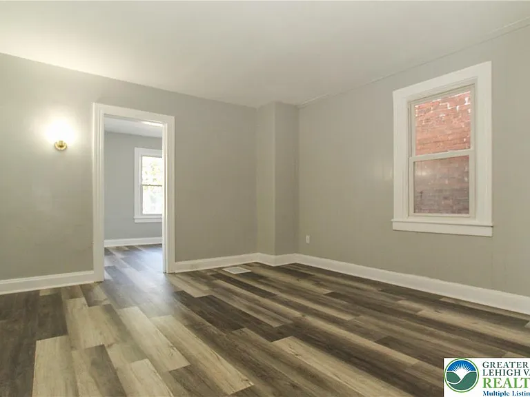 35 N 7th St — Photo 10