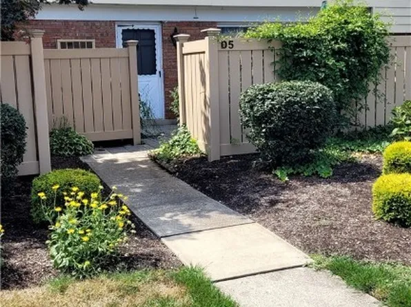 7970 Mentor Ave APT D5, Mentor, OH 44060