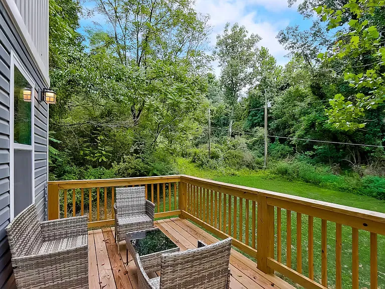 47 Hillcrest Rd — Photo 3