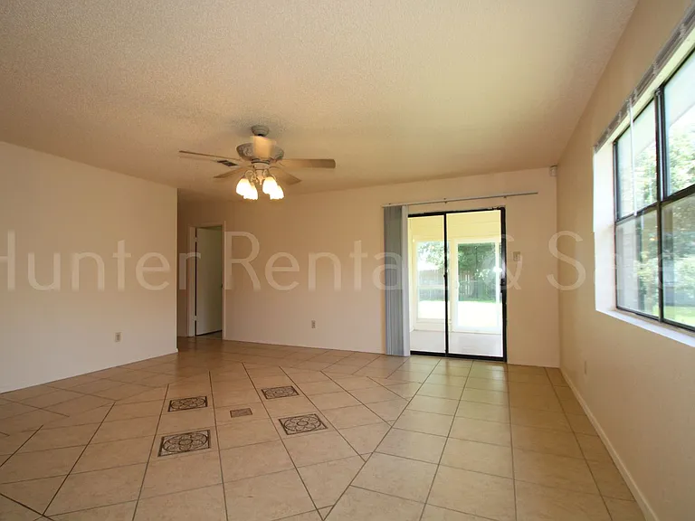 2804 Derby Dr — Photo 4