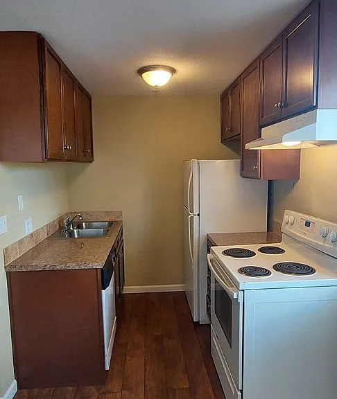 2122 D St #1 — Photo 5