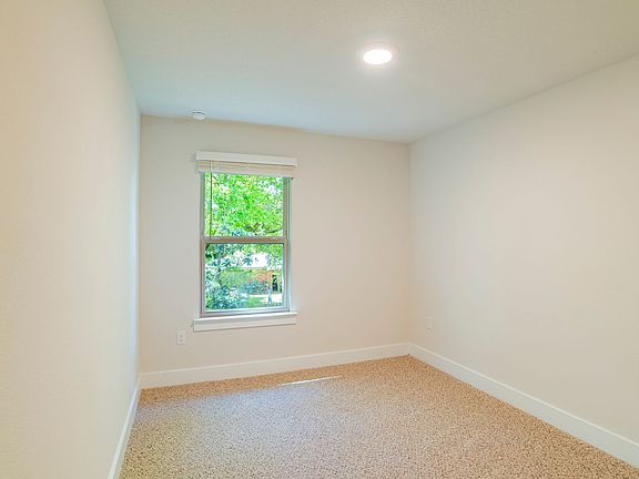 4th image of 1459 Iroquois Ct