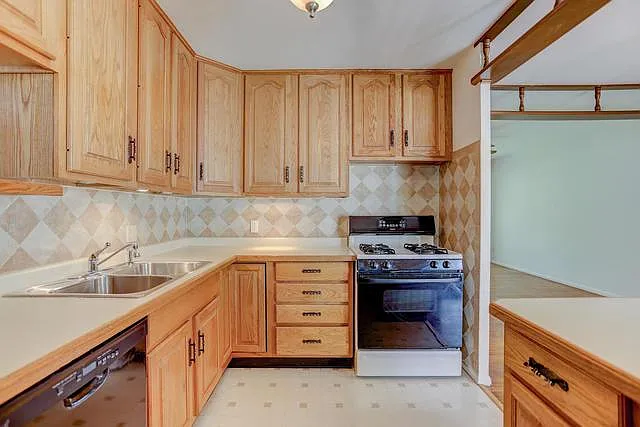 2509 Alton Dr — Photo 6