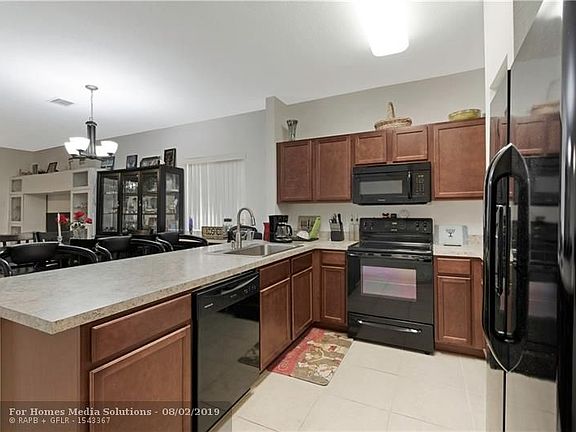5th image of 3638 NW 29th Ct