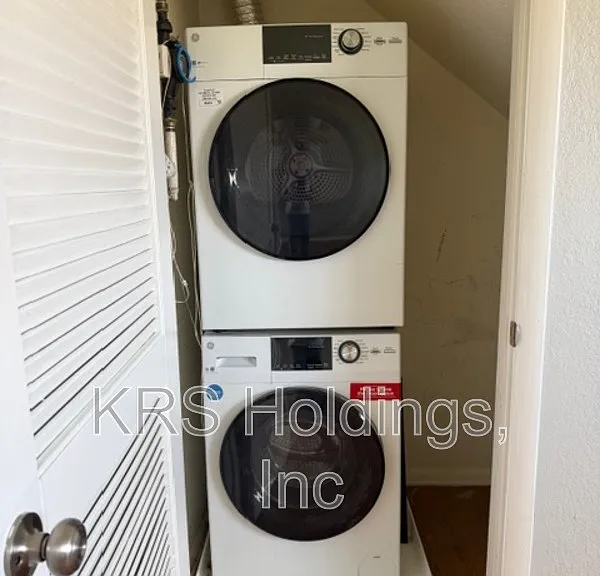 4203A Orcutt Ave — Photo 3