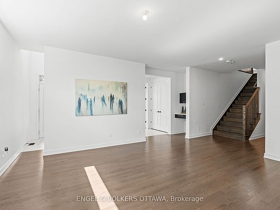 4th image of 117 Orchestra Way