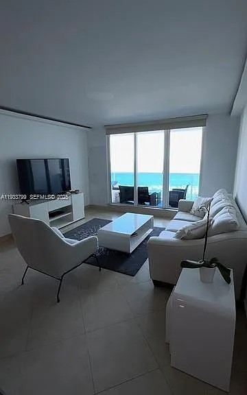 2301 Collins Ave #1025 — Photo 5