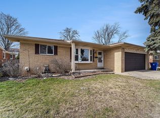 32163 Kelly Rd, Fraser, MI 48026