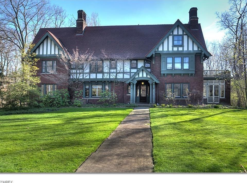 1st image of 2876 Fairmount Blvd