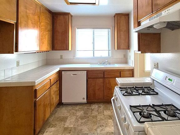 2nd image of 1315 E Ocean Blvd