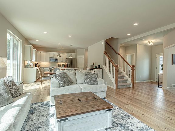 3rd image of 9425 Tawny Acorn Dr