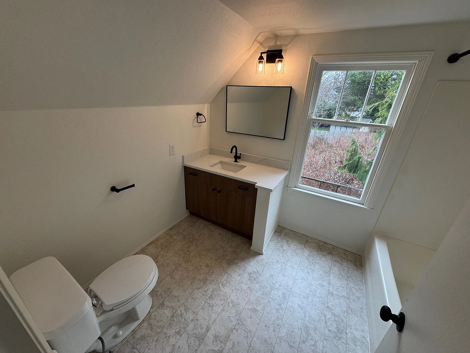 1 bed, $1,250 — Photo 4