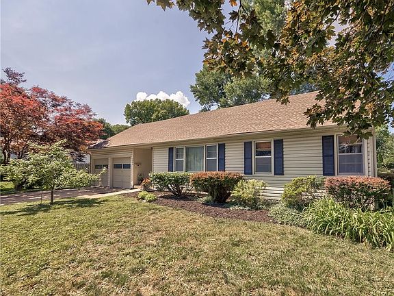 3rd image of 3006 W 48th Ter