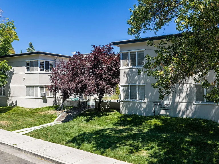 1045 Riverside Dr #D-3 — Photo 31