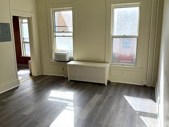 3rd image of 514 N Dubuque St APT A-2