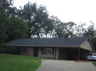 60 Old White Rd S, West Point, MS 39773