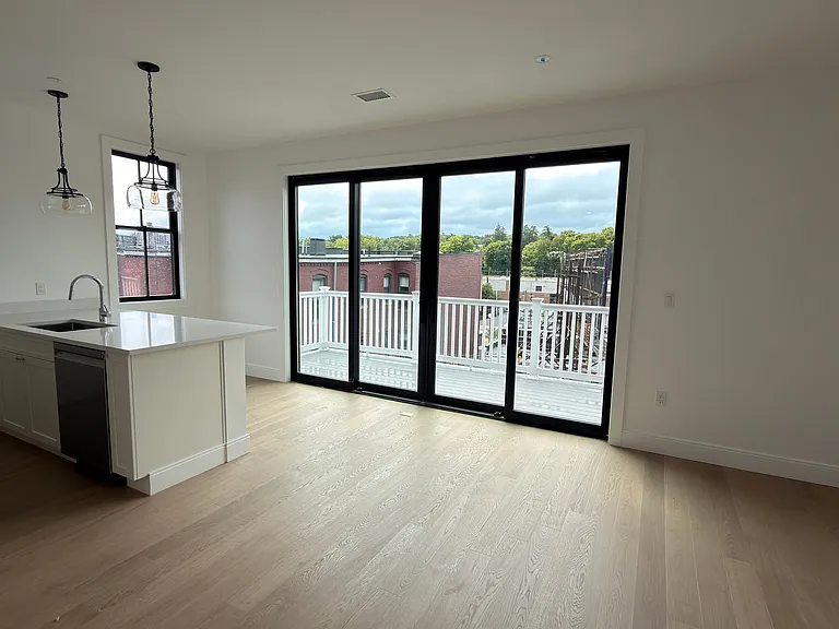 32 Orkney Rd #3D — Photo 3