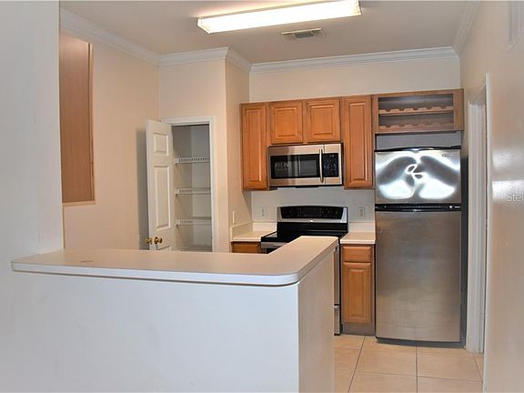 4th image of 18105 Back Stretch Ln #105