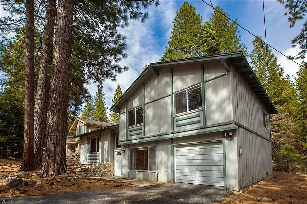 206 Allen Way photo 1