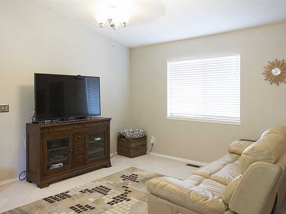 3rd image of 1528 E Sunset Ct