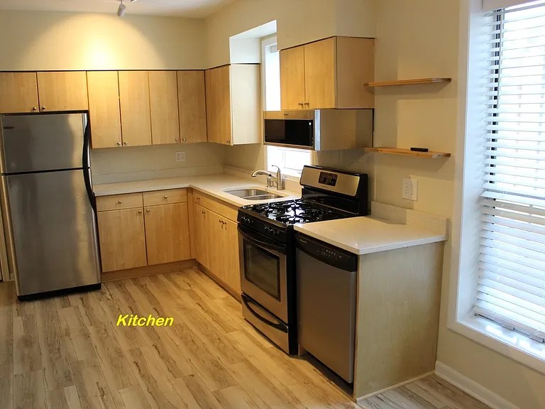 527 N Marshfield Ave #1R — Photo 7
