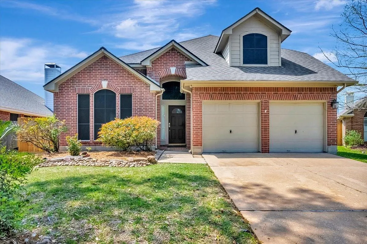 3 bed, 2.5 bath, 2488 sqft, $2,695 — Photo 3
