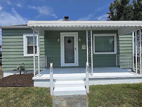 2nd image of 1221 Seborn Ave