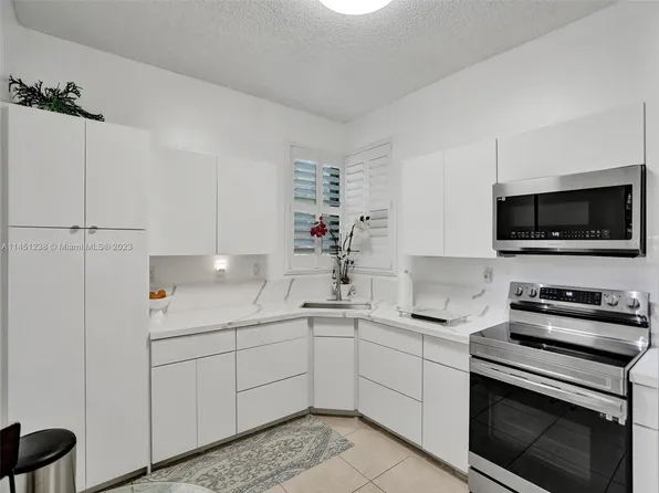 15533 Miami Lakeway N #10119, Hialeah, FL 33014