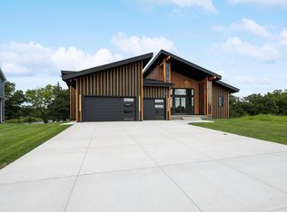 18663 Ogden Cir NW, Elk River, MN 55330