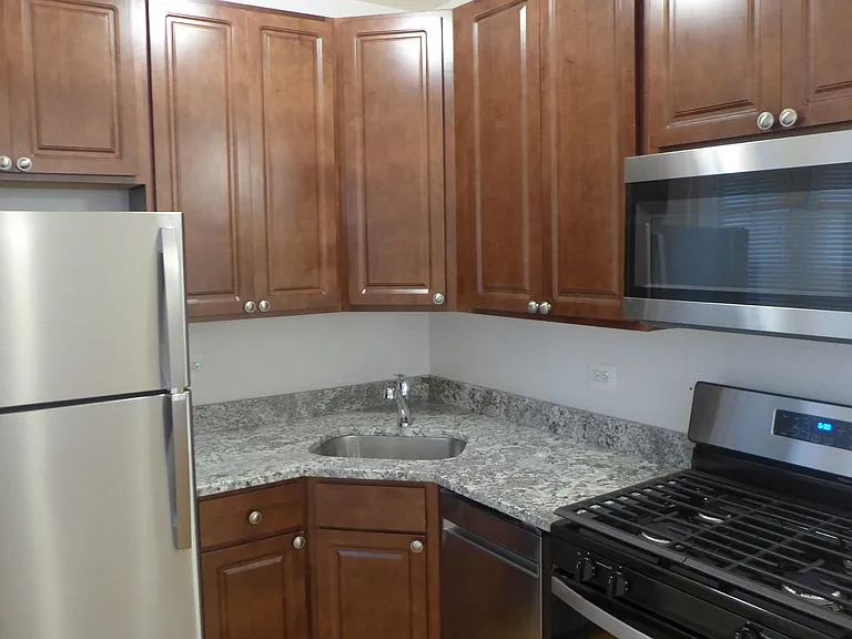 Cleveland Apartments — Photo 23