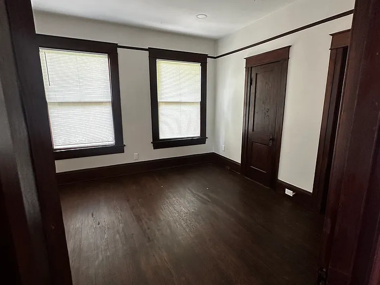 710 E Plymouth St — Photo 3