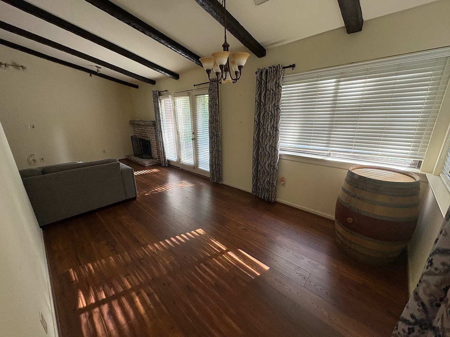 3 bed, 1520 sqft, $2,600 — Photo 2