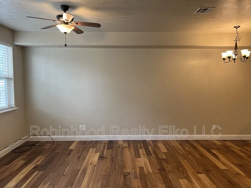 2 bed, 2.5 bath, 1239 sqft, $2,100 — Photo 4