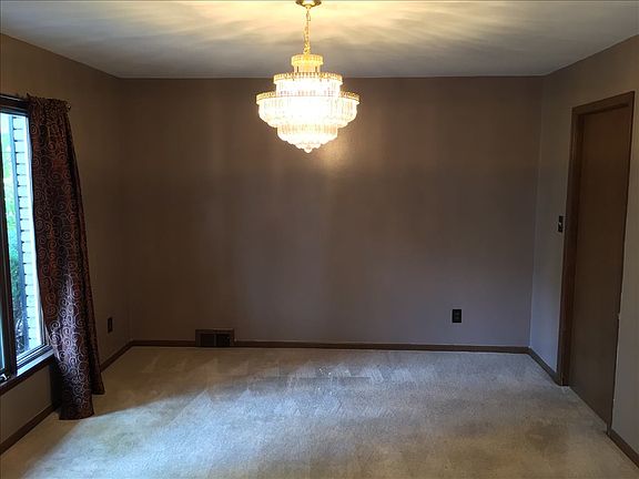 4th image of 24335 Connecticut Dr