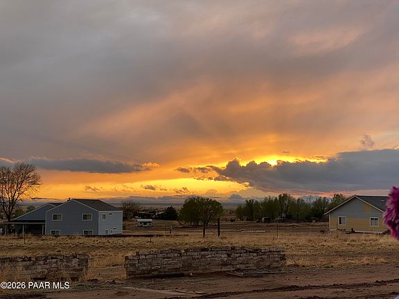 5th image of N/a Santa Fe Rd