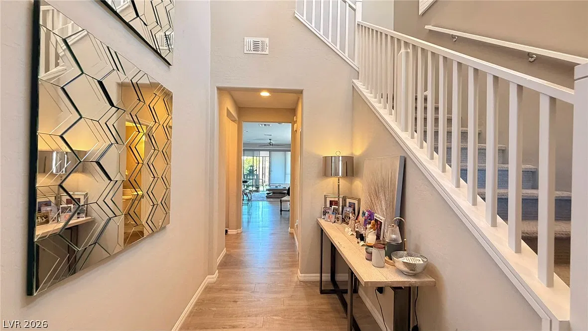 4 bed, 3.5 bath, 2430 sqft, $2,900 — Photo 4