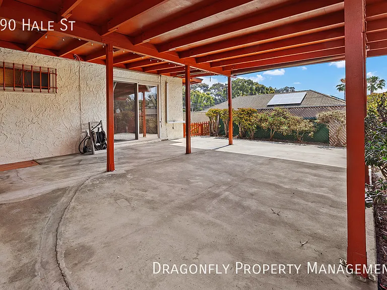 490 Hale St — Photo 30