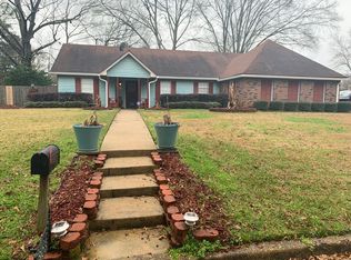 303 Red Oak Dr, Jackson, MS 39212